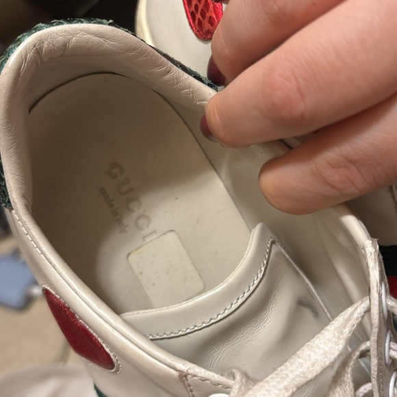 GUCCI Authentic Heart Leather Sneakers-Preloved - Picture 9 of 9